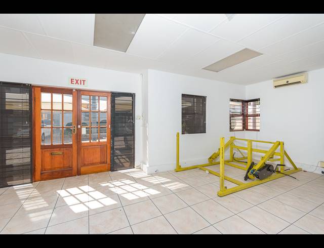 250M² BUSINESS CENTRE TO LET IN FERNDALE